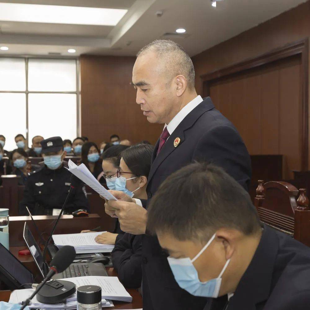 董某胜等30人涉恶势力犯罪一案开庭审理