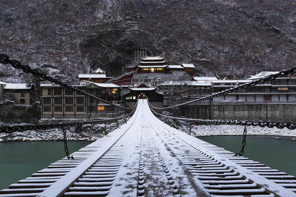 研學)之旅成都—瀘定(瀘定橋,杵泥田園風光)—海螺溝(磨西會議舊址