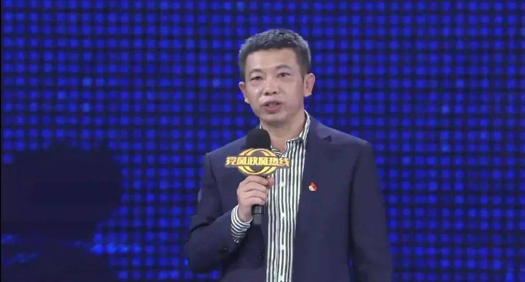 节目最后,本期上线部门的带队嘉宾黑龙江银保监局 党委书记,局长 王柱