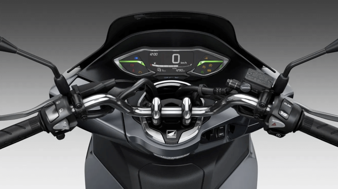 新款本田pcx踏板发布加入四气门前abs和tc价格还会是26990嘛