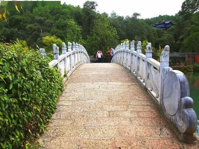 4五孔桥5黑龙潭6曲径通幽7红叶8幽雅9小瀑布10梦幻美景(11月7日傍晚)