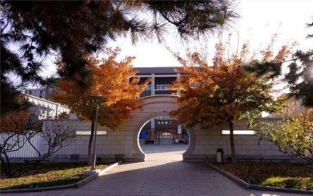 毓秀园1让我们用古诗词来定格此时的美好瞬间!