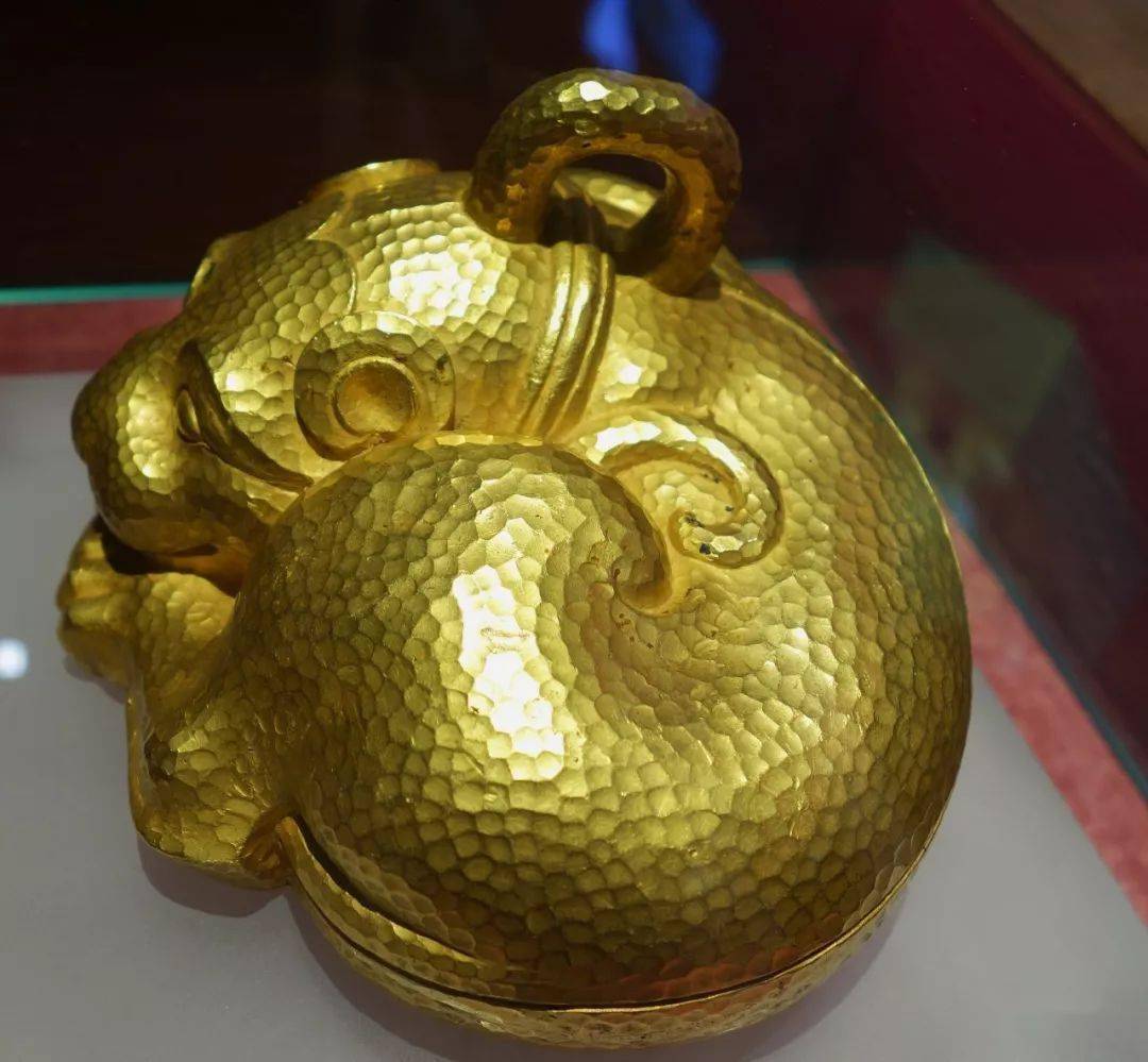 盱眙金兽与鎏金瑞兽铜砚：《法老·王—古埃及和汉代文明的故事》-搜狐大视野-搜狐新闻