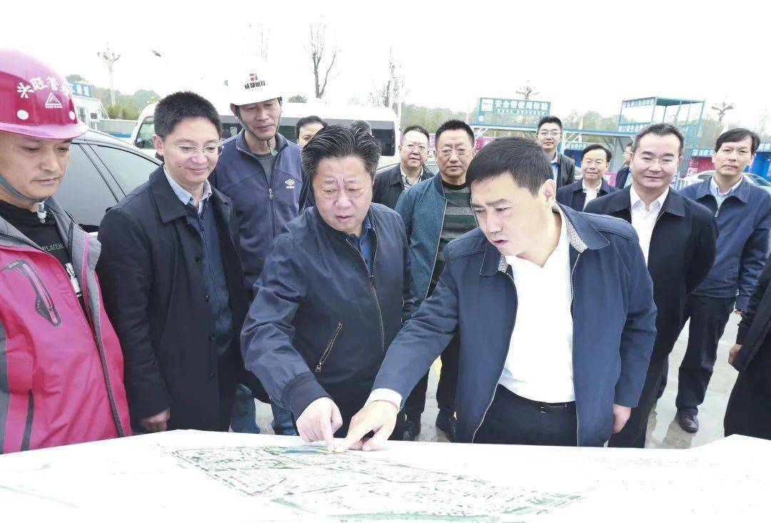 副局长冉晓晞金牛区委书记金城区长周德强,副区长黄智太等有关领导