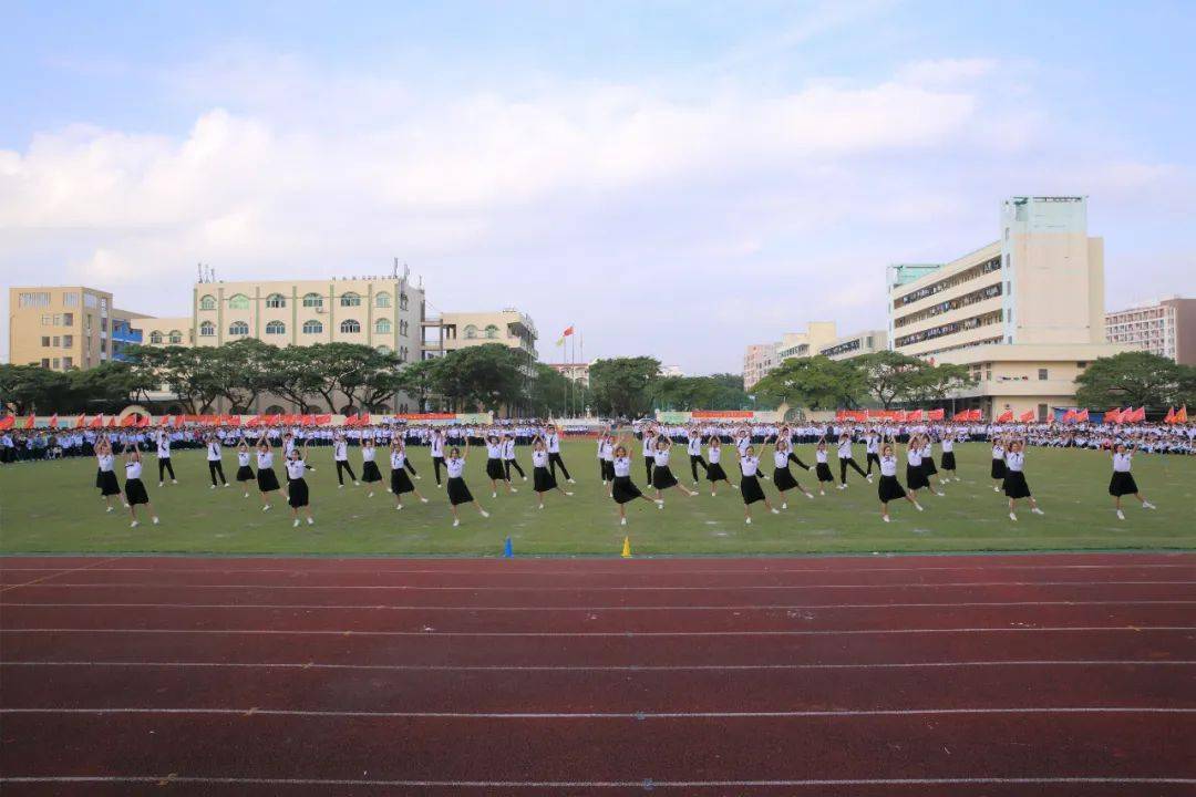 琼海市嘉积第二中学第23届阳光体育节圆满举行