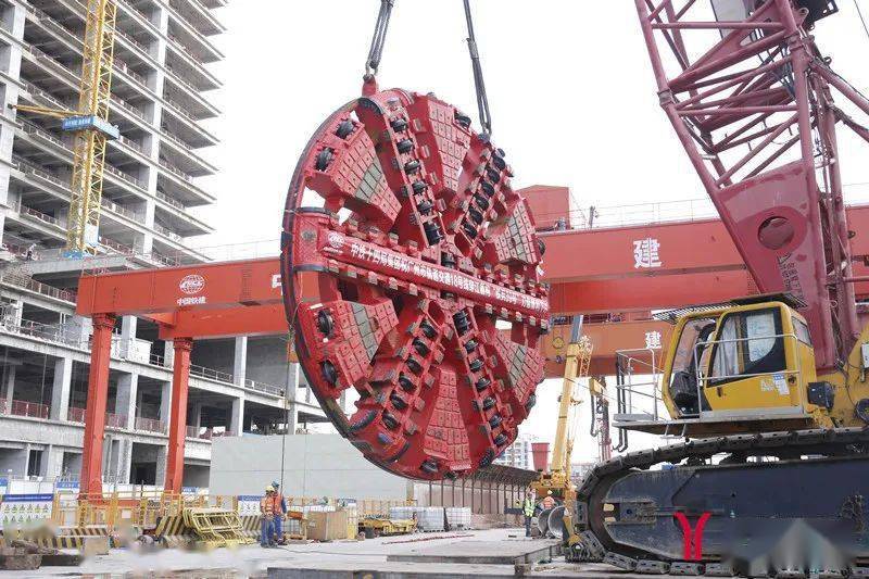 地层裂隙水发育,这对盾构机主轴承密封和盾尾密封提出极高要求