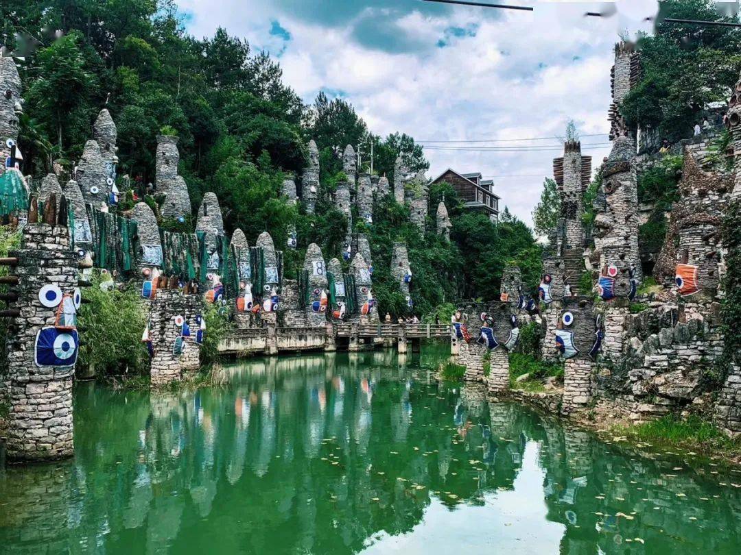 曾年入700万的石头城夜郎谷被这个80岁老人免费捐了我不想被钱绑架不