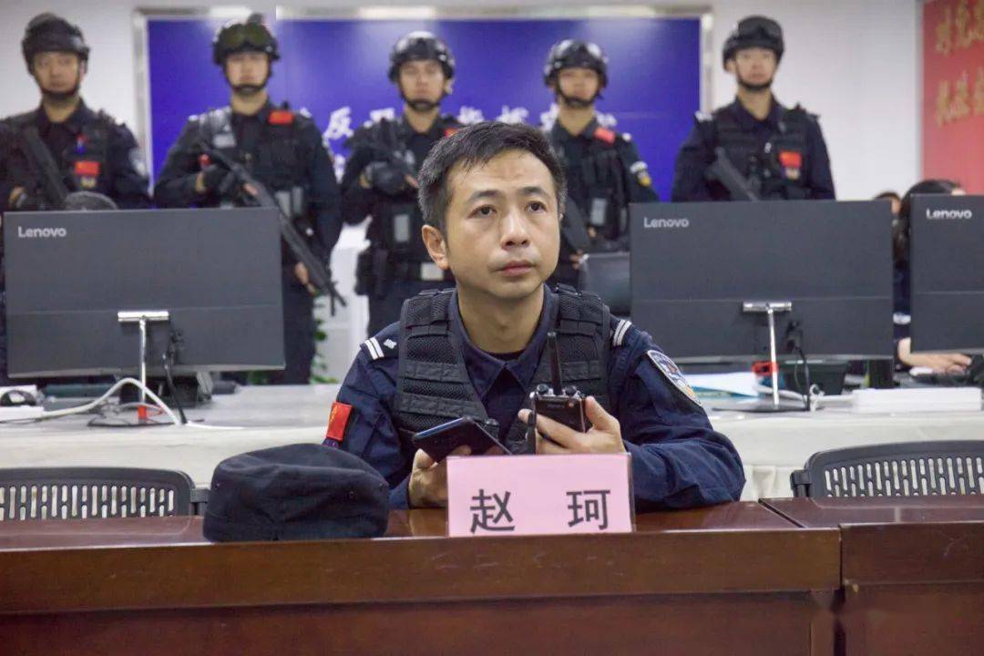 广西一公安局长亲自带队打传,现场训话!网友:霸气!_临桂