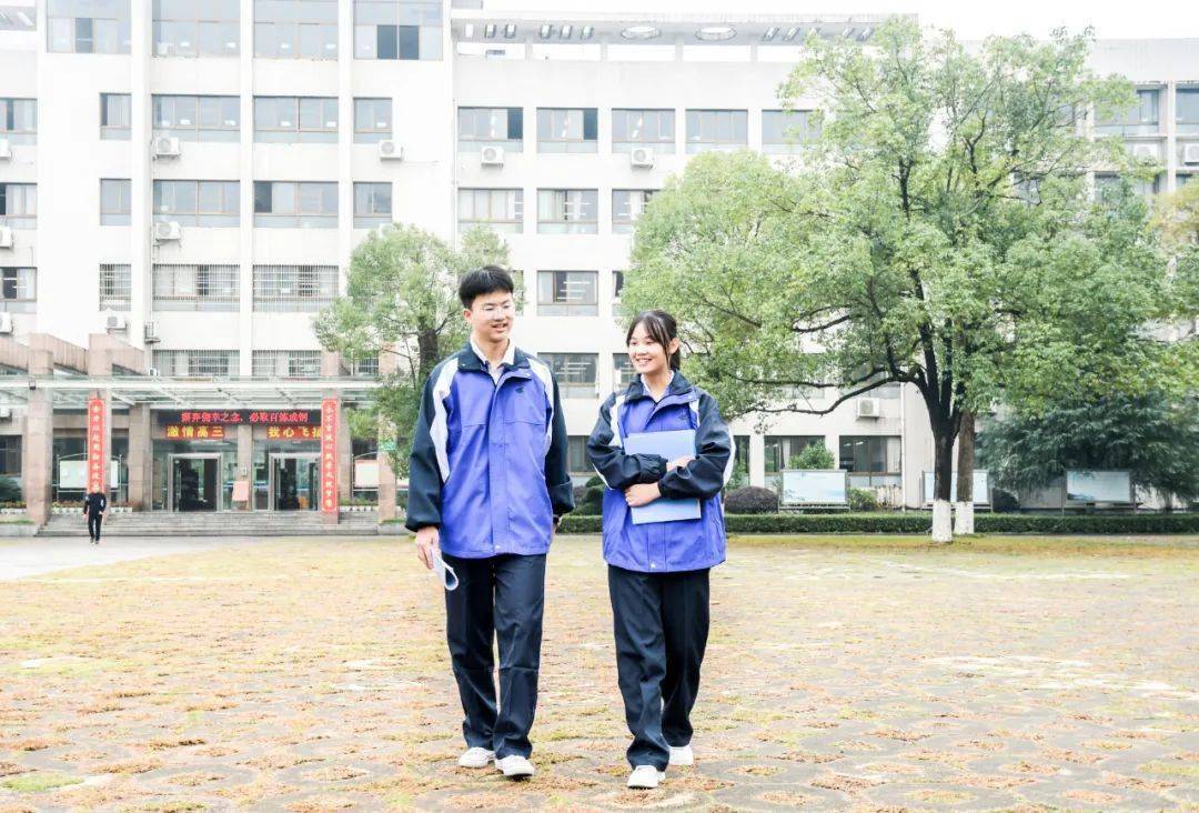 浏阳市关口中学校服图片