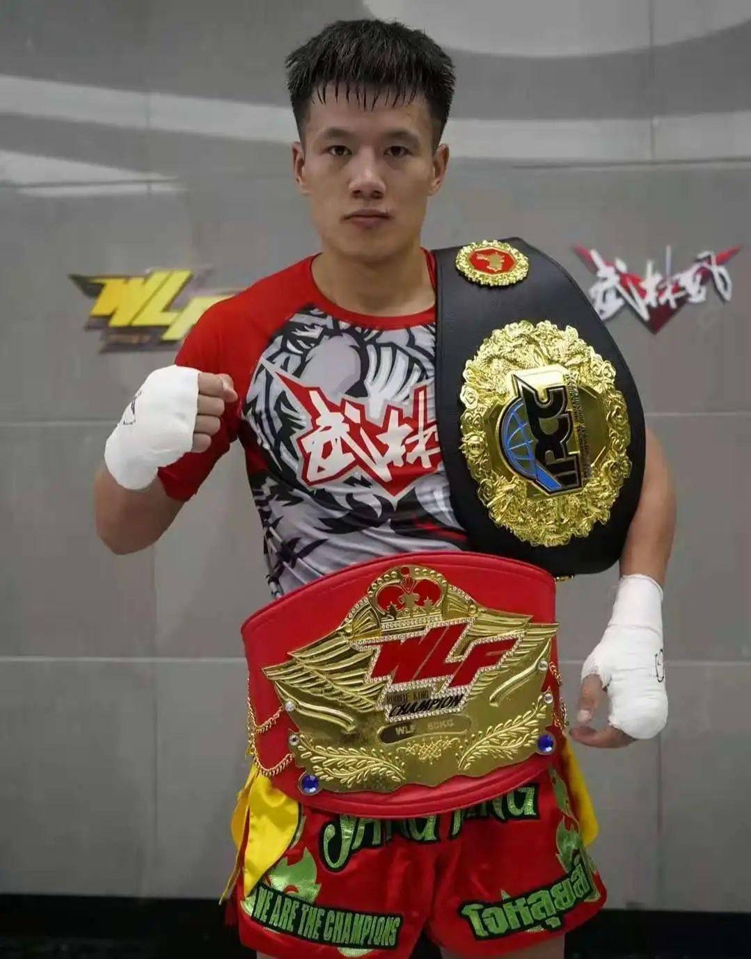 武林风|杨明三局完胜对手,捍卫荣耀