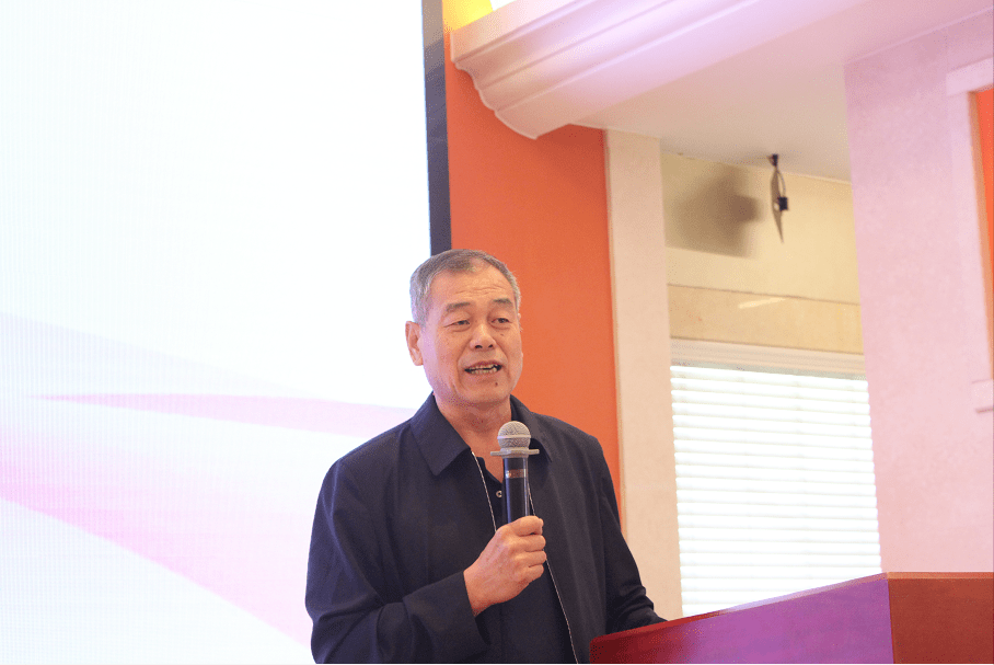 中国玻璃纤维工业协会副会长兼秘书长张福祥鲁南聚氨酯产业园服务公司