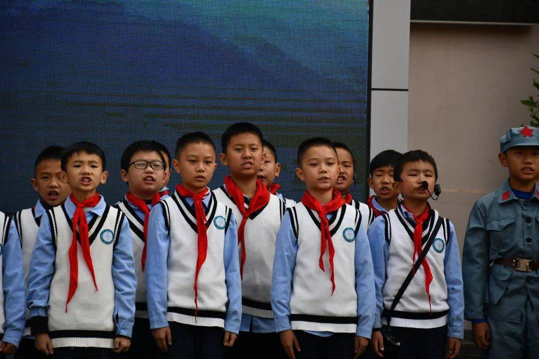 东华小学第十二周国旗下讲话