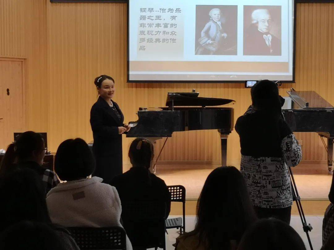 此次课程在同学们热烈的掌声落下帷幕,感谢路阳老师精彩的讲解和演出