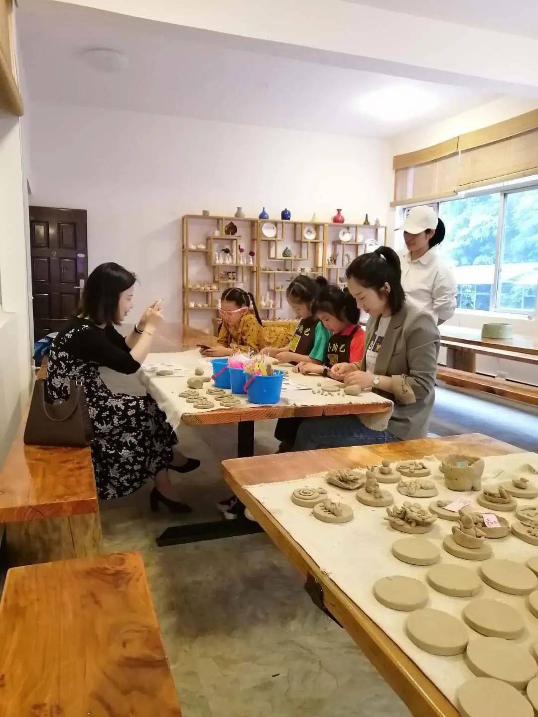 一起玩泥巴寻一处佳境觅一所作坊远离喧嚣倾注心的创意