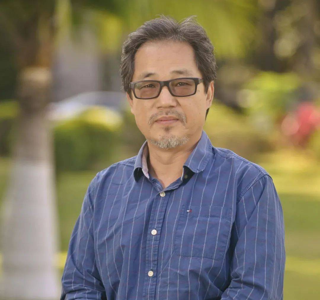 我想做你的扶贫户,这样你可以天天见到扶贫户,我也可以天天见到我老公