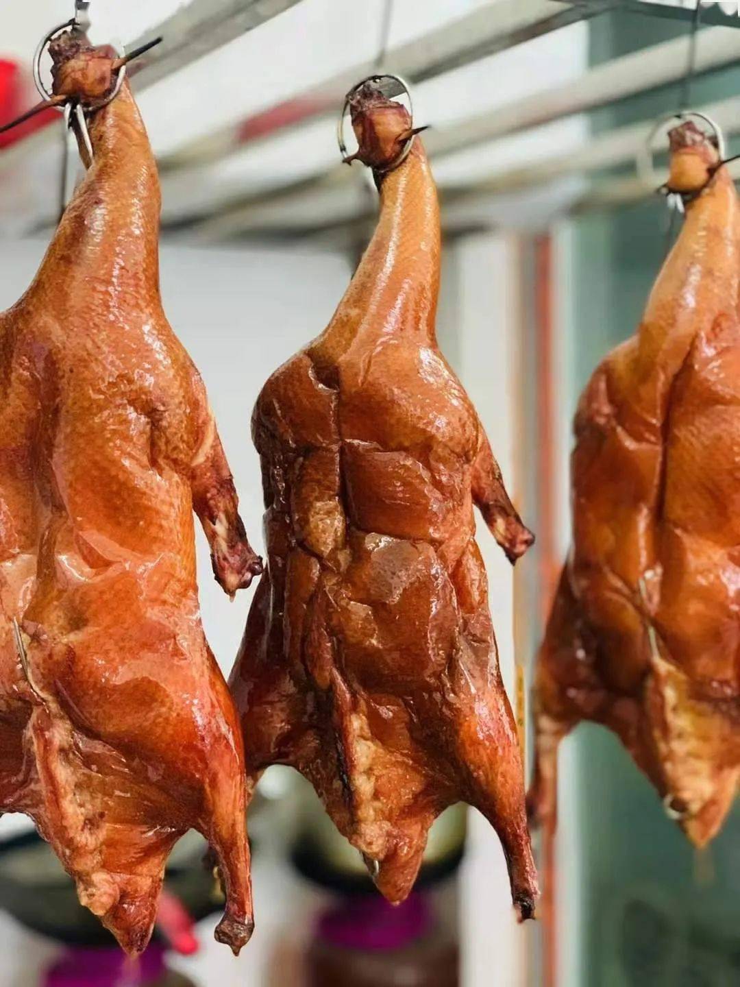 虽然今天乐乐姐终于吃上了心念念的烧鸭粉,但是店里