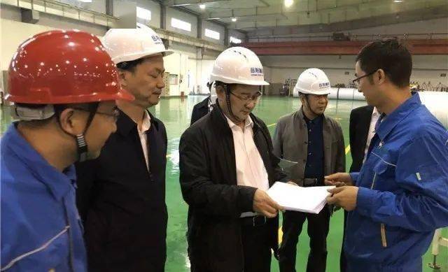徐新楚赴重点税源企业岳阳林纸"一对一"走访帮扶