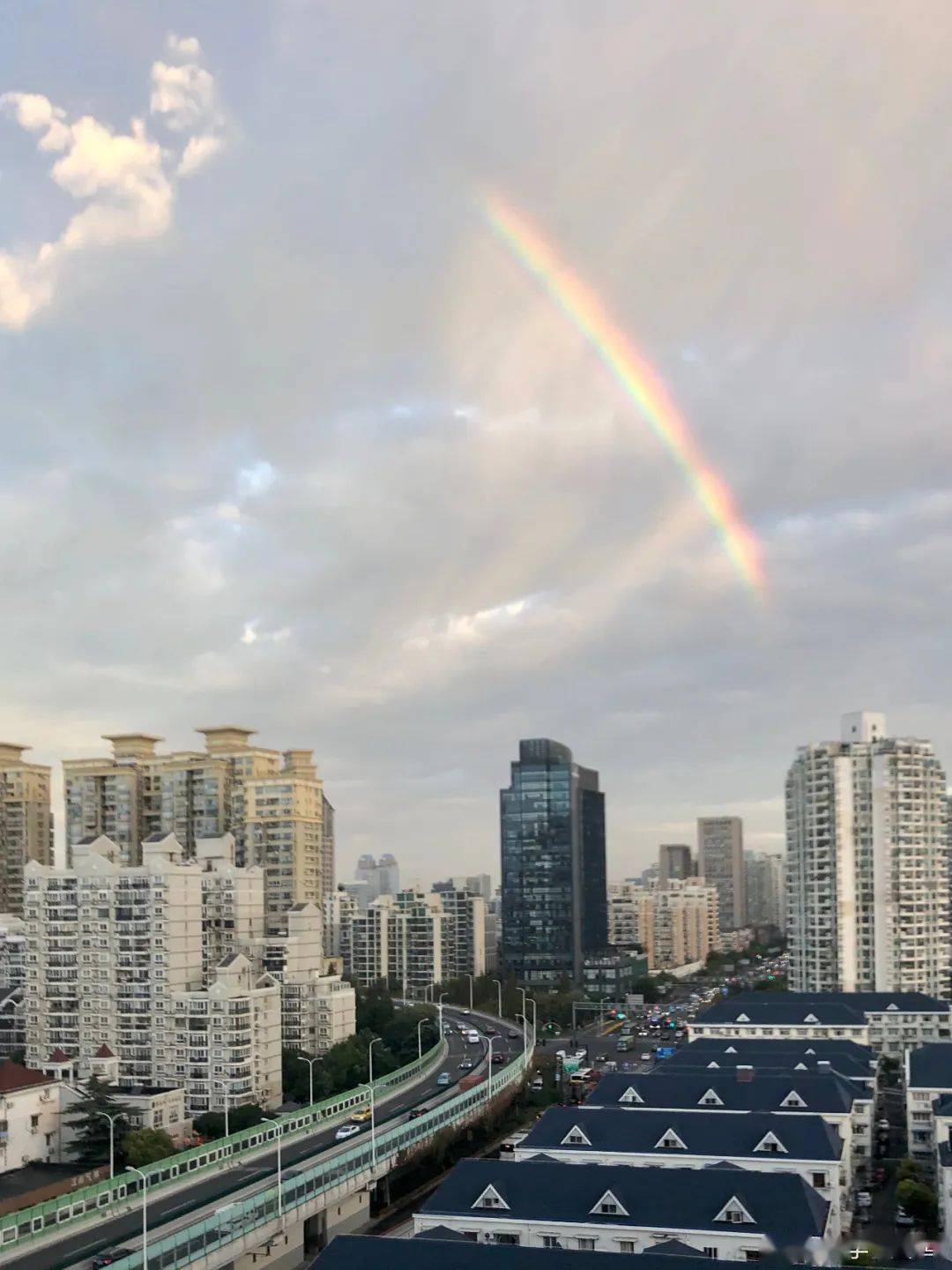 上海今晨出现美丽的双彩虹你看到了吗一大波美图来袭