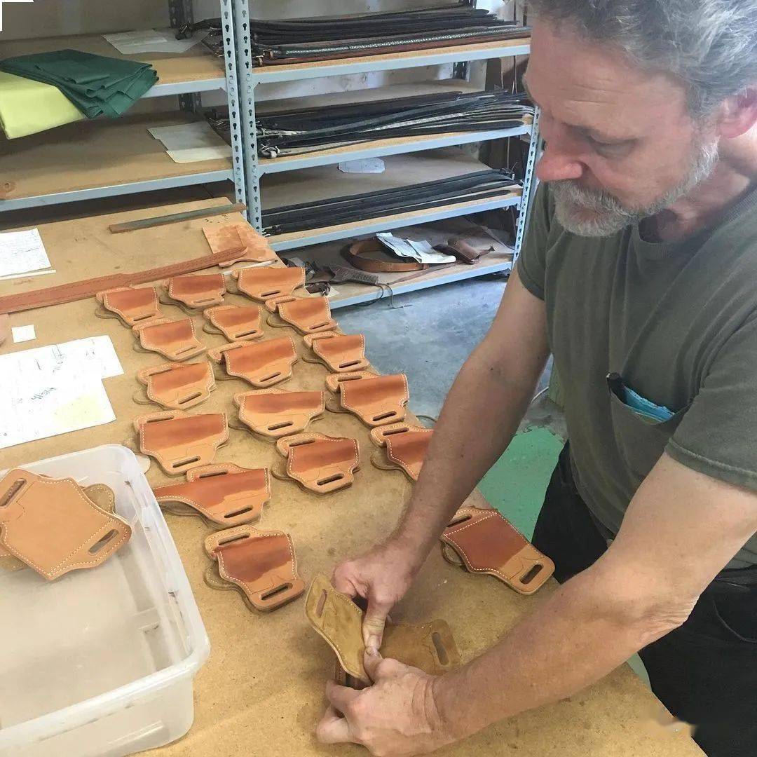 samandrews枪套美图皮具的质感是一种独特的味道