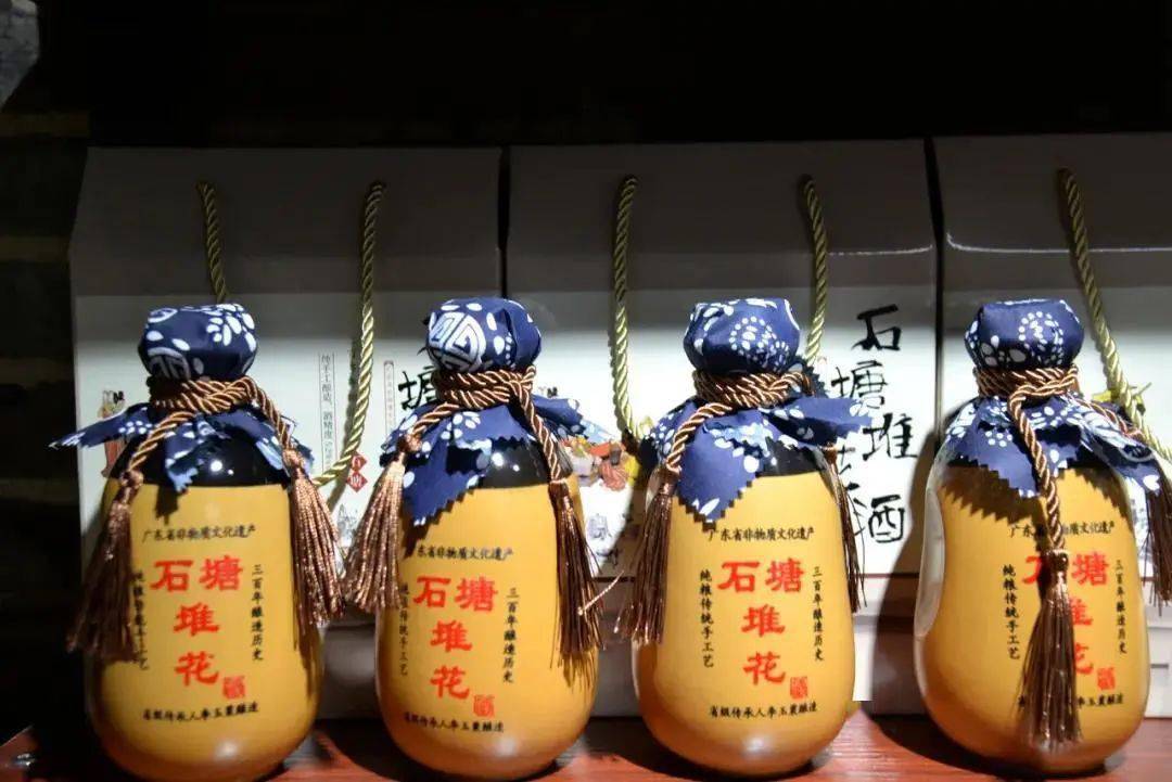 石塘米酒以其清正醇香,口感宜人而远近闻名,是石塘村历史上的支柱产业