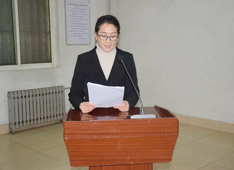 宣读大会决议与会代表通过举手表决方式,一致通过了《肥城曹庄煤矿