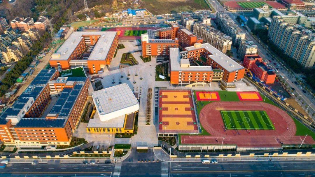 2017年,南京燕子矶中学增容扩建项目正式启动并华丽回归.