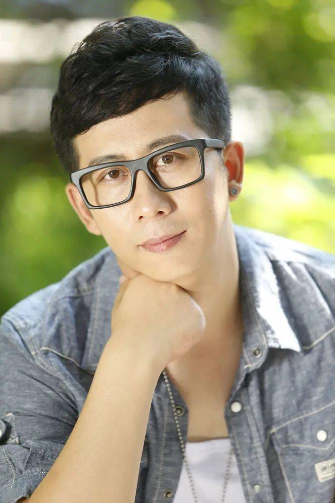 曲作者张瀚元,辽宁铁岭人,中国内地知名音乐唱作人,太合音乐集团大石