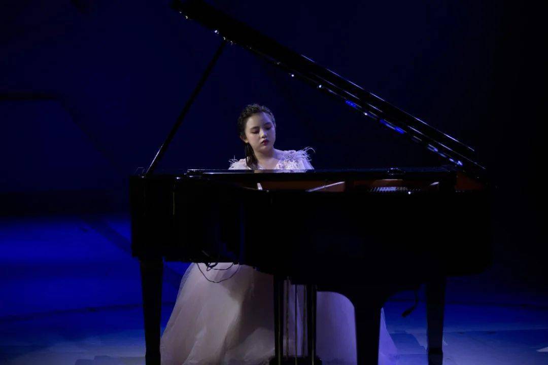 河南首届"大梦想家"少儿钢琴表演赛圆满落幕!_舞台