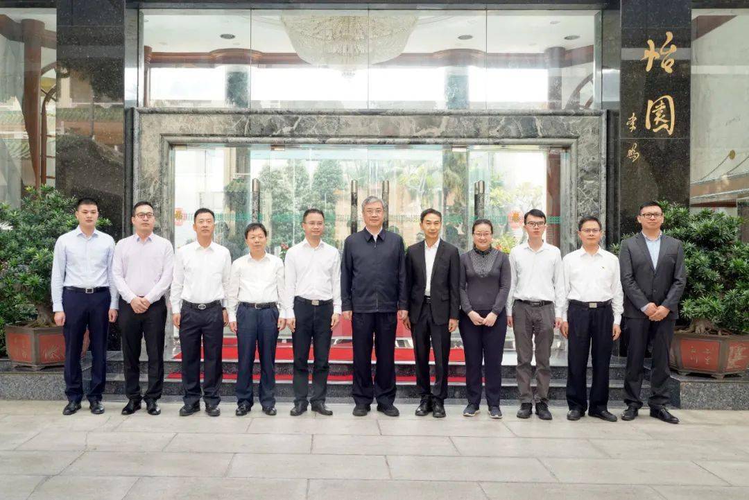 他们是佛山的骄傲我市7人赴京参加全国劳动模范和先进工作者表彰大会