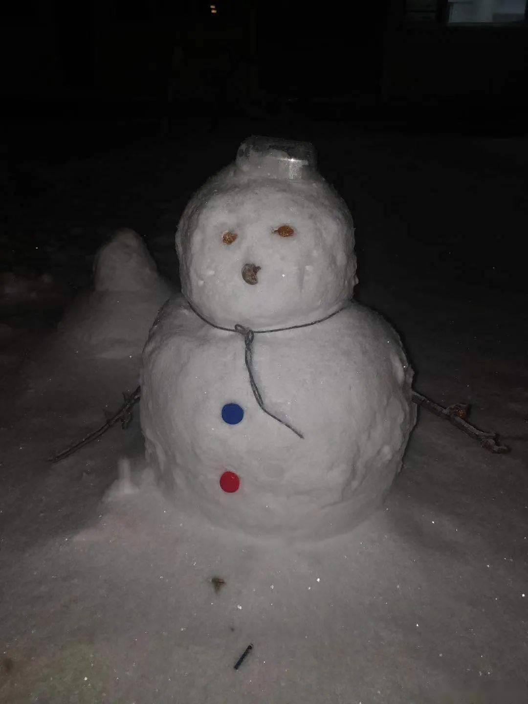 捉到一只小萌萌堆出境界,堆出想法,堆出格调,堆出情趣,好了,外边雪还