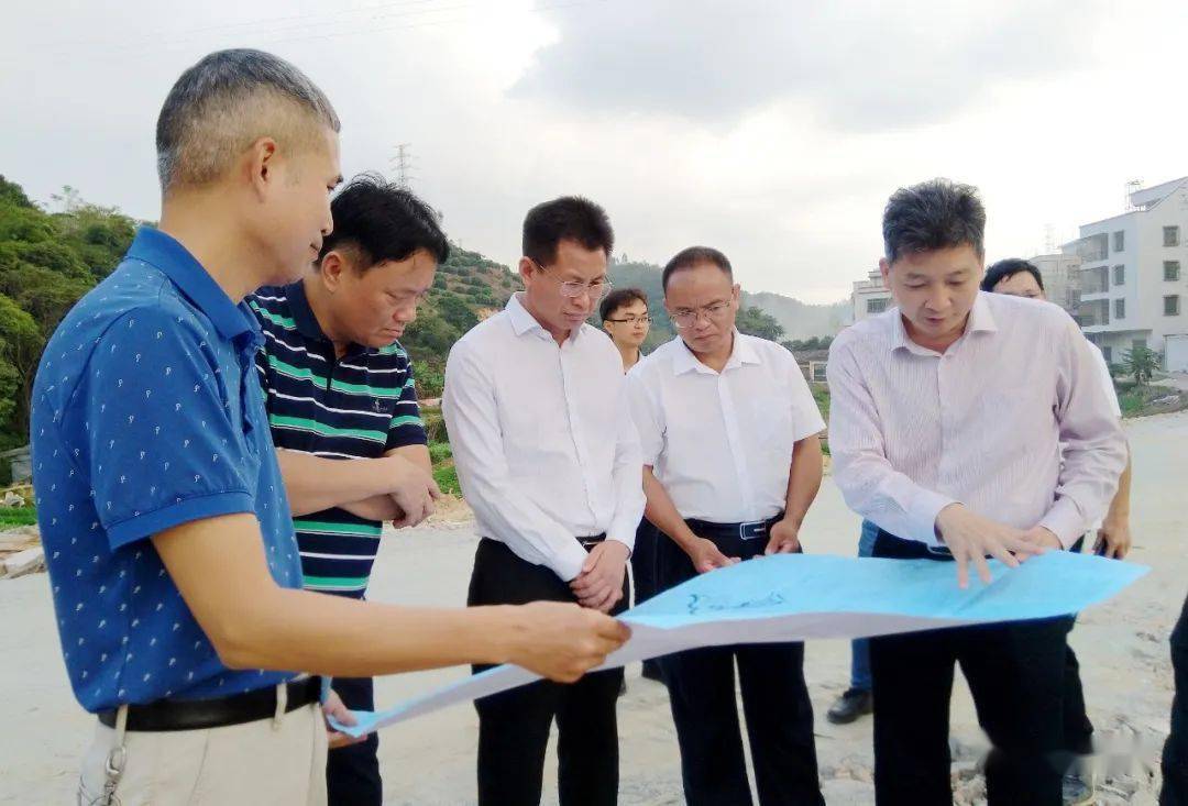 朱春保强调加强沟通协调全力推进重点项目建设