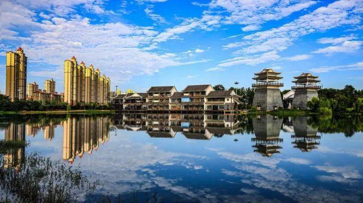 5.《毅行迎国庆》6.《画中画 》7.《蓼城广场》8.《云涌蓼城》9.