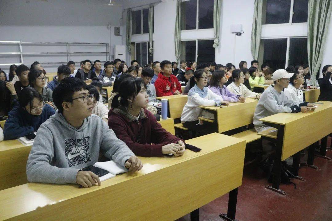 学习贯彻党的十九届五中全会精神
