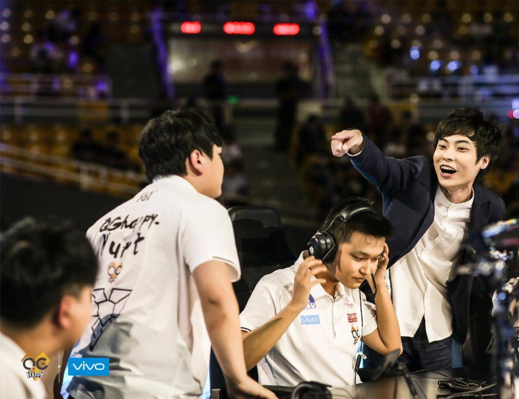 kpl:教练压力有多大?gemini私信被喷上万条,曾被寄东西警告