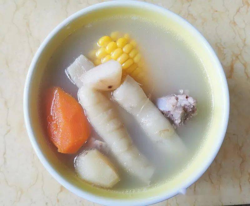 靓汤天干物燥来碗清甜滋润的竹芋猪骨汤