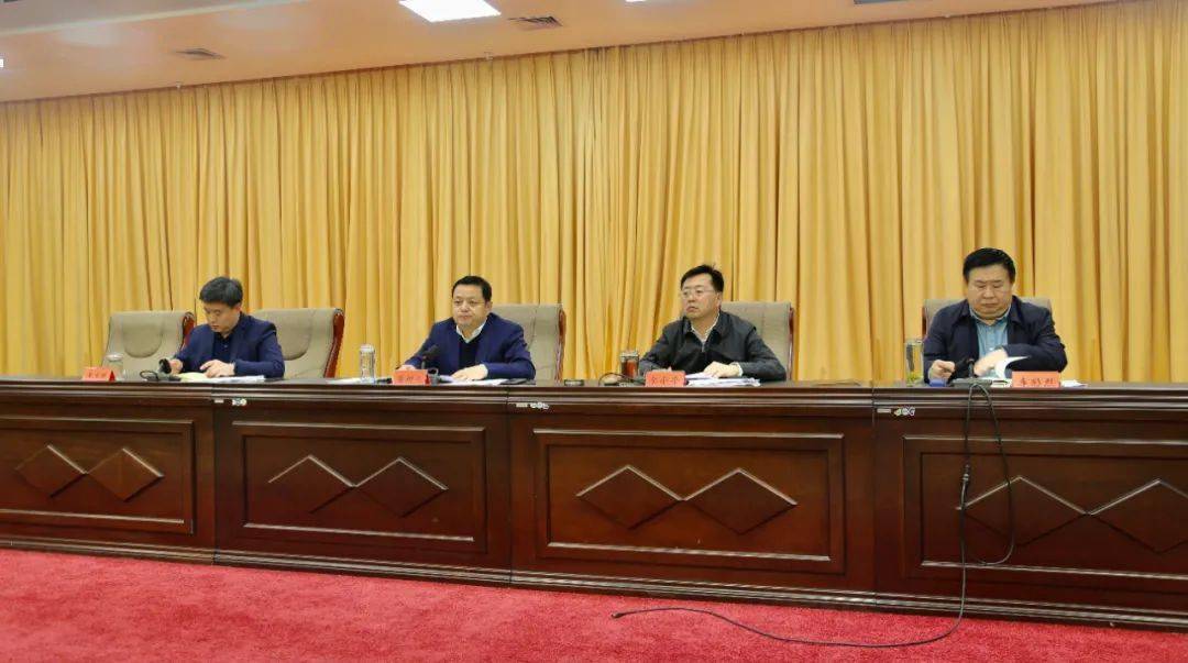 县委书记唐树元指出当前我县大气污染防治形势异常严峻,全县各级各