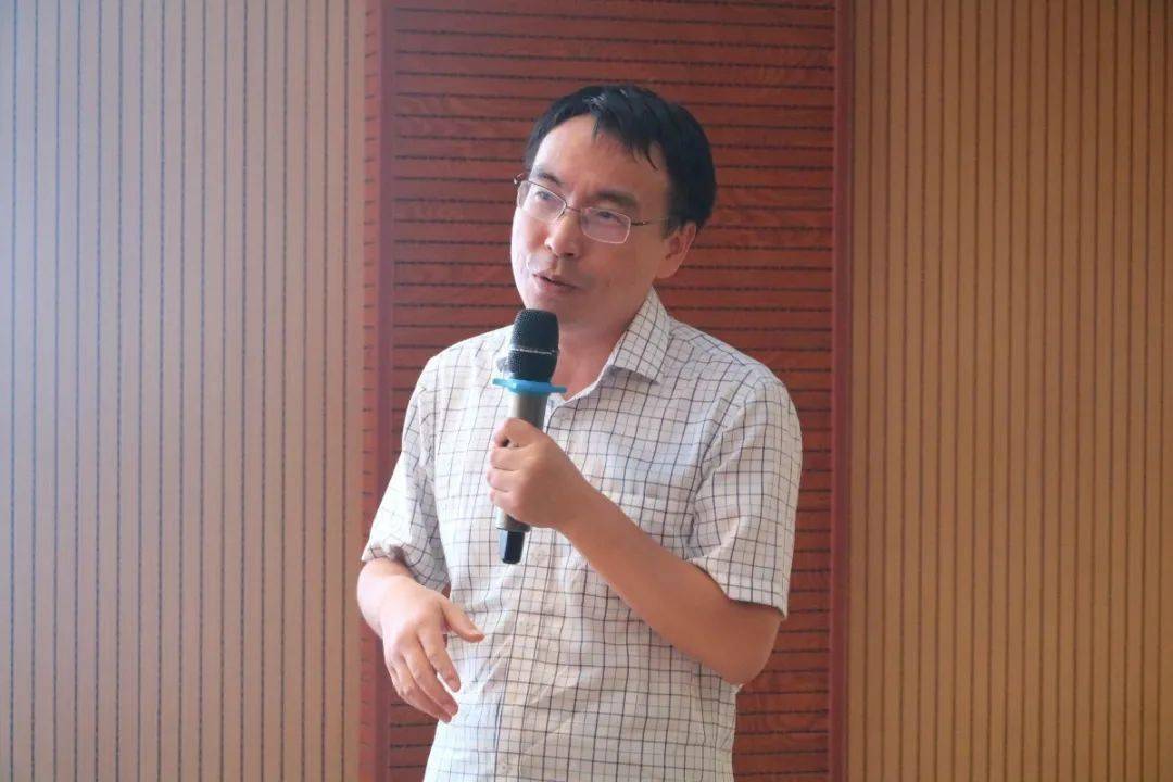 研学一体思维发展型课堂促进深度学习北师大赵国庆副教授来我校讲学