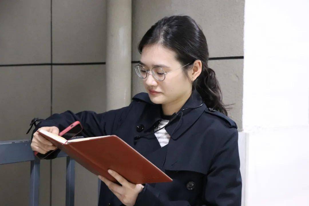 家校共育心系未来记临平一中家长会暨家长学校授课活动