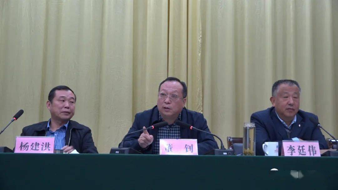 县卫健委召开全县卫健系统疫情防控工作推进会