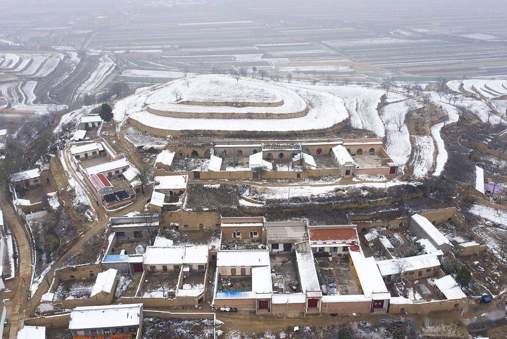 三晉大地普降瑞雪,山西省運城市萬榮縣,雪后稷王山下銀裝素裹,猶如一