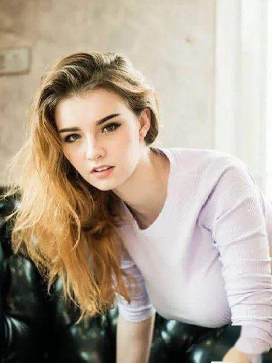 00后泰国新晋混血网红美到不像真人网友我又恋爱了