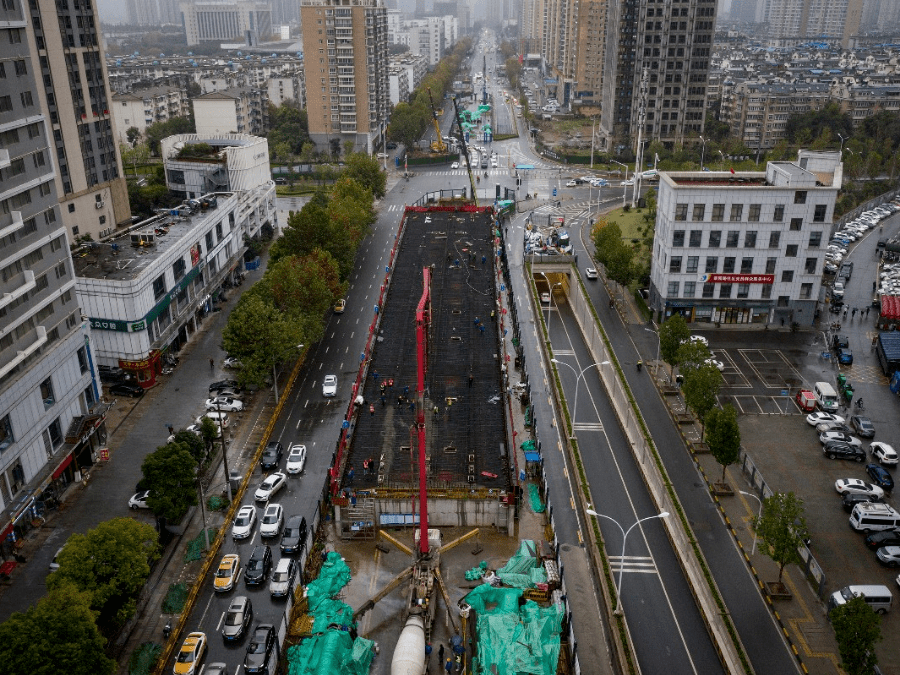 友誼大道(武車路-宏茂巷)快速化改造工程首聯箱梁澆築完成!_高架橋