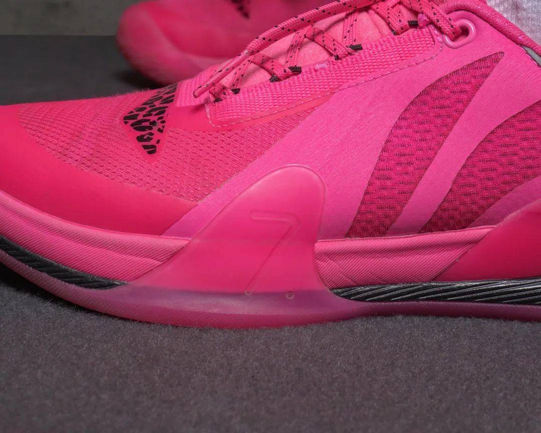 闪击7实战测评:颜值不够,实力来凑!