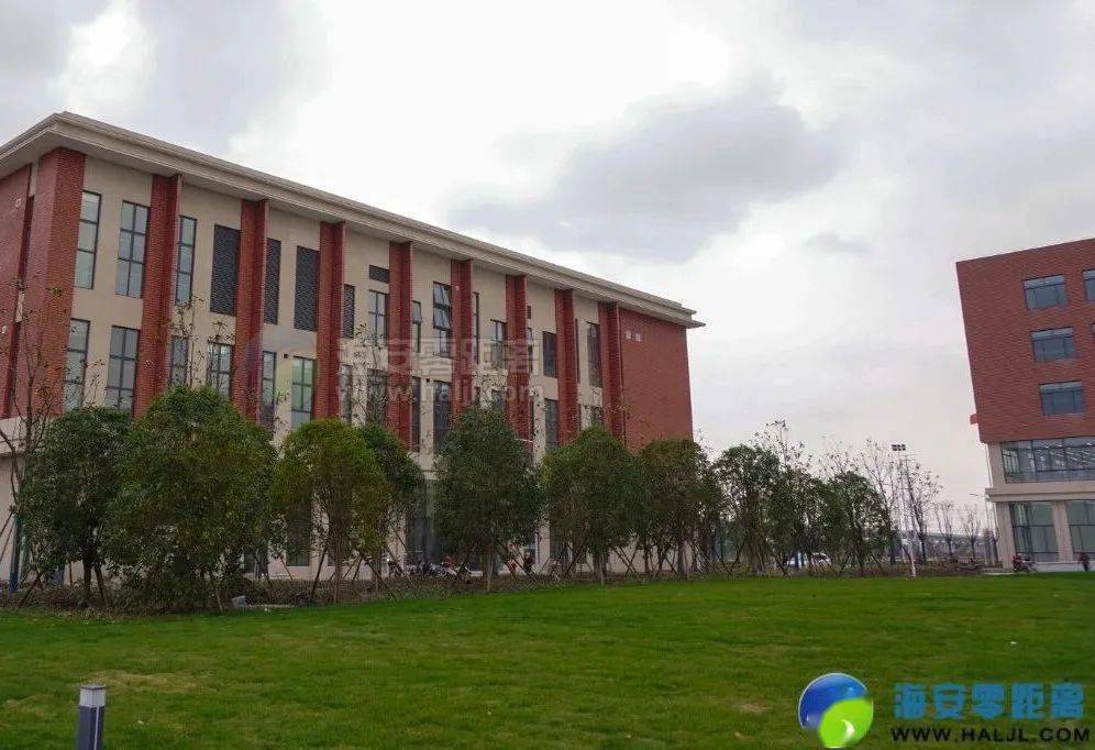 明年2月开学江苏省四星级投资25亿带你走进海安上湖高级中学