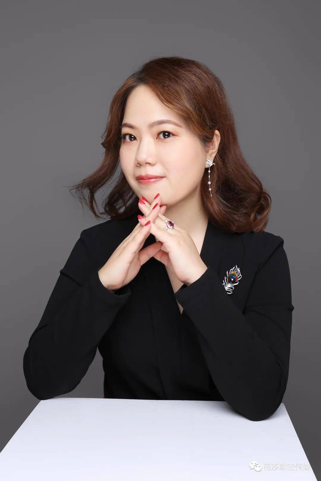 郑莎 vera zheng千万不要以为这些作品价格高不可攀,它们价格相当友好