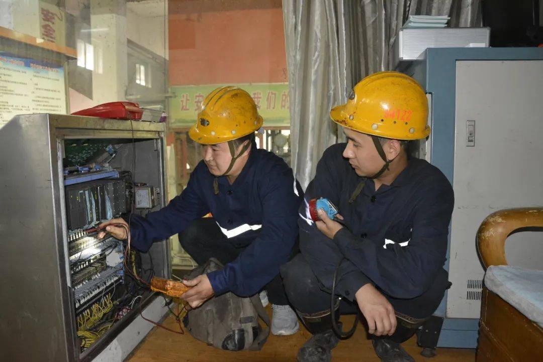 榜样|"矿二代"的别样青春 ——记大屯公司维修电工技术比武冠军郝硕