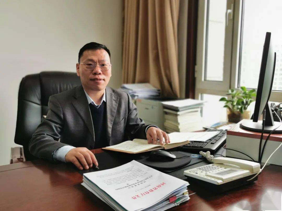 科技与信息化处党支部书记杨学勇党的十九届五中全会是站在"两个一