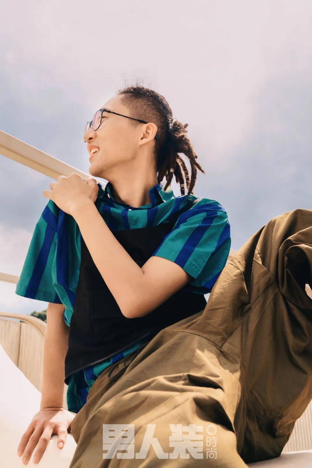 池子上男人装是我今年第一份活儿还不给钱