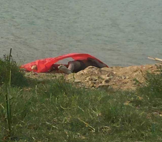 原创柳州一水库先后打捞出两具男尸岸边停留两辆空车