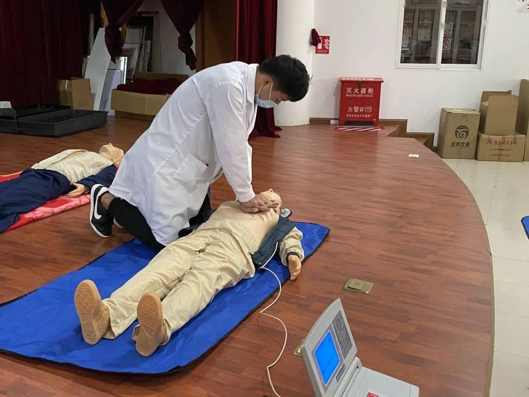 【简讯】我院开展2020年徒手心肺复苏操作技能考核